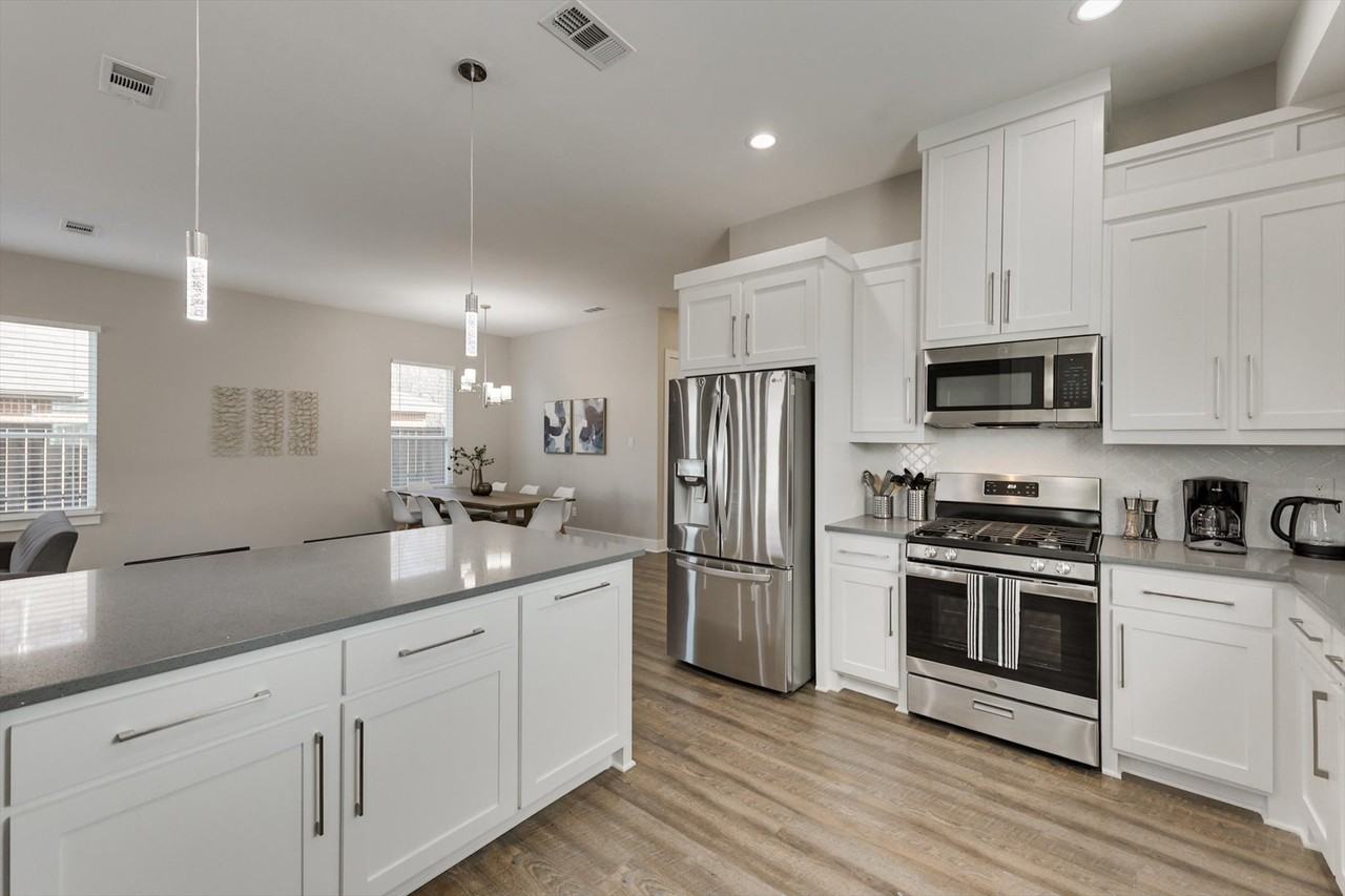 3421 Nomas Street #NA - Photo 7 of 31