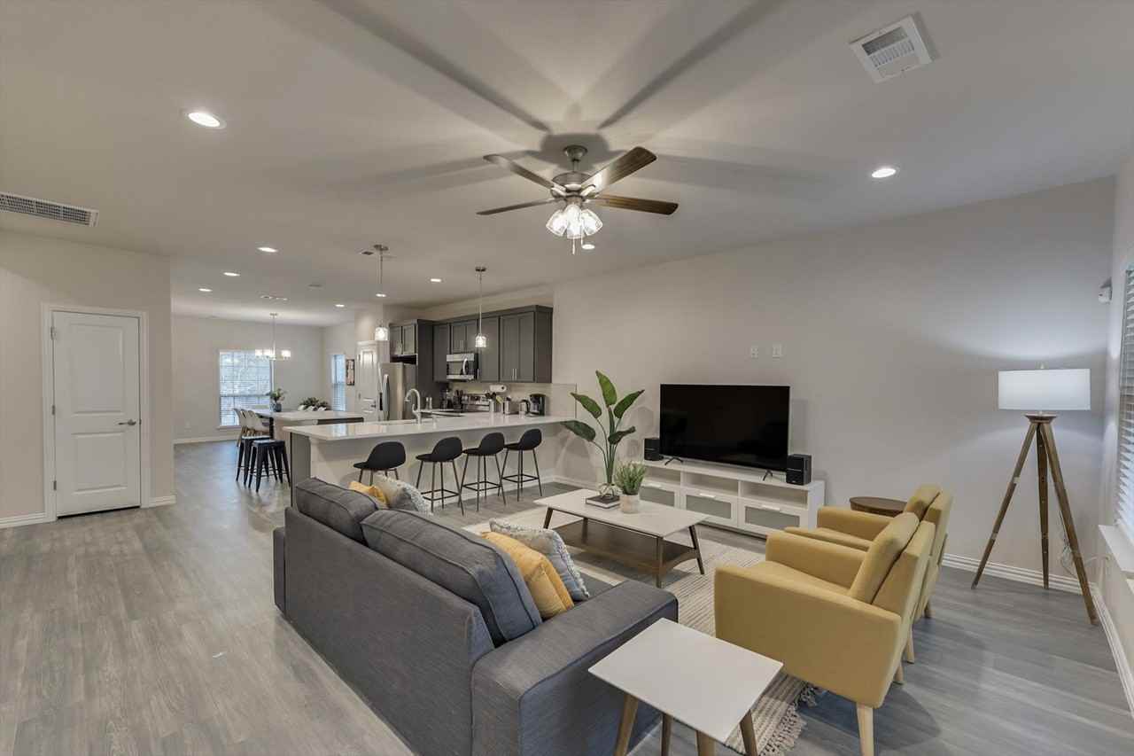 1525 Doyle Avenue #NA - Photo 3 of 26