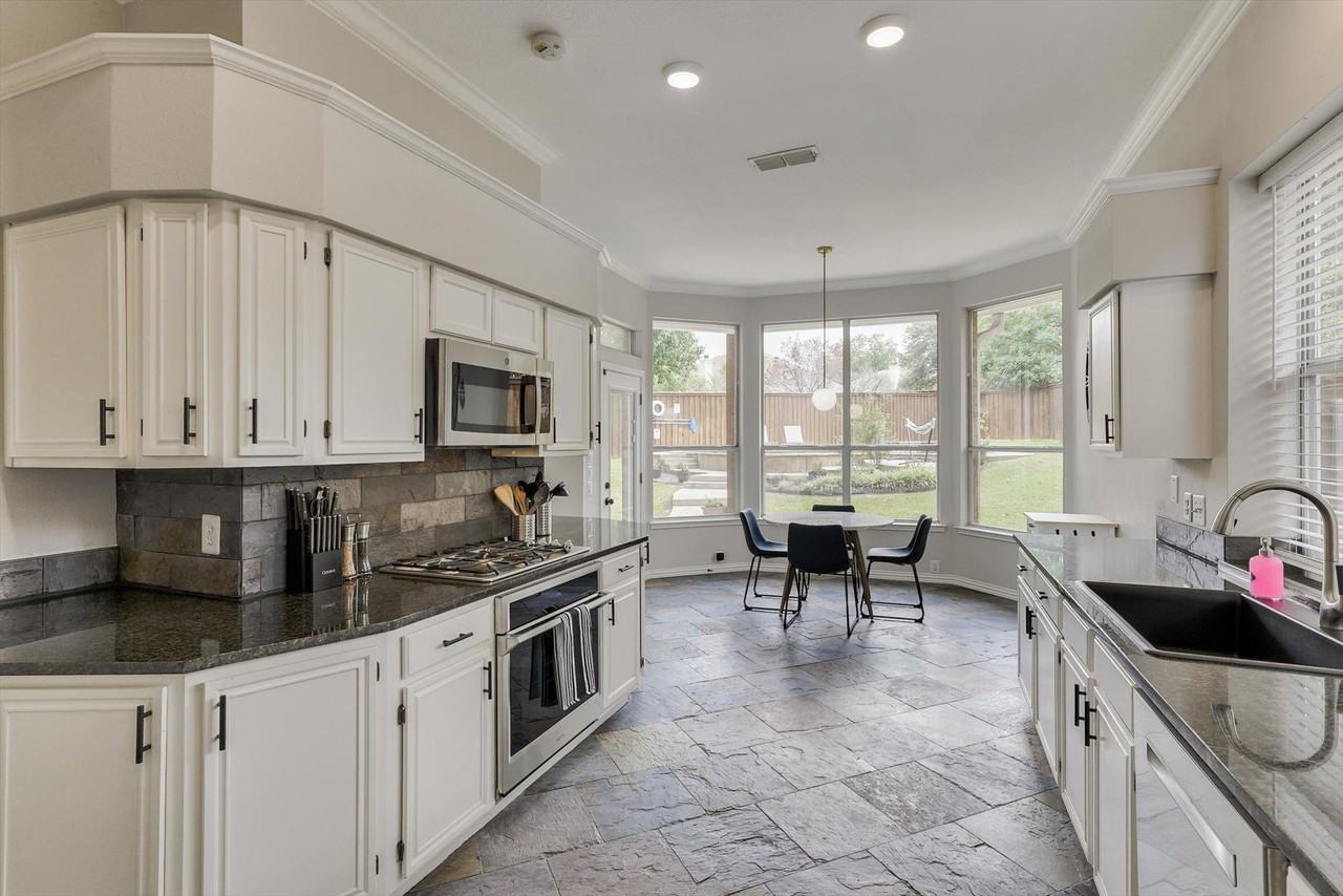 2313 Kingsley Drive #NA - Photo 6 of 39