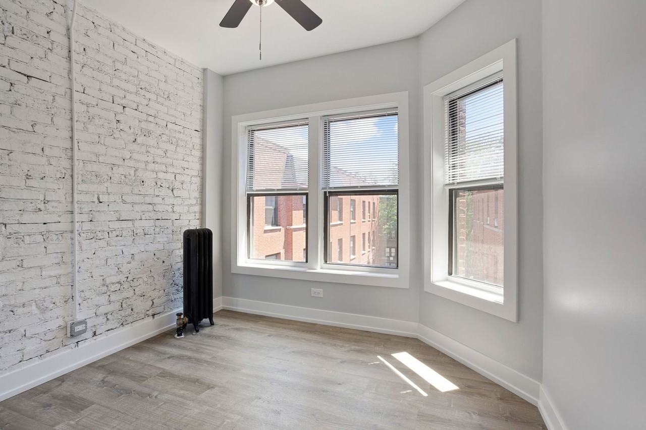 1708 W Juneway Ter #2E - Photo 6 of 19