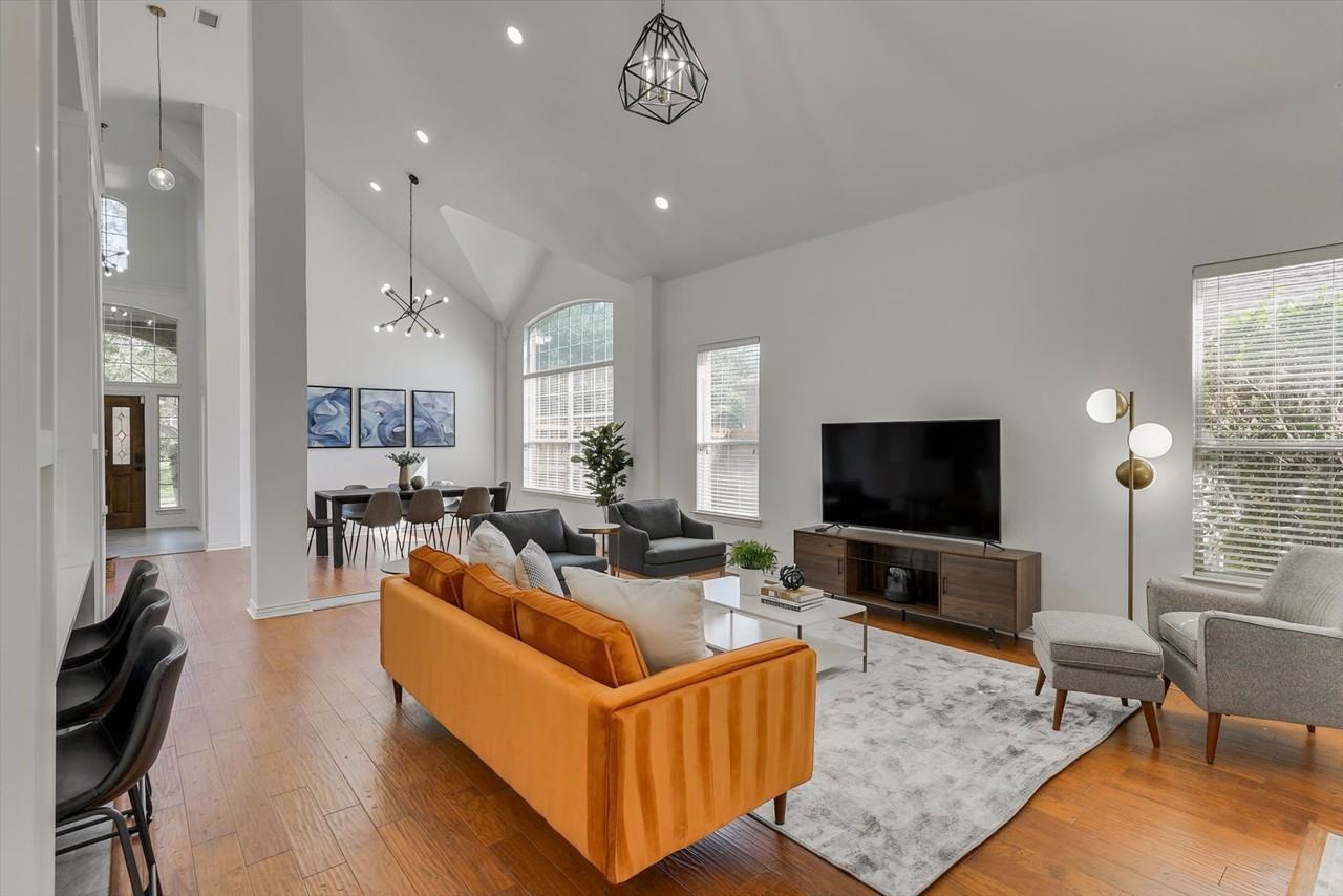 2410 Shorewood Ct #NA - Photo 3 of 42