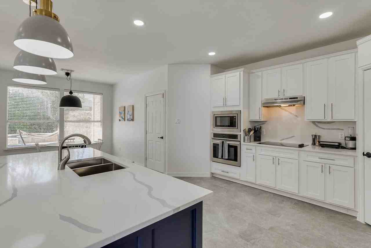 2410 Shorewood Ct #NA - Photo 7 of 42