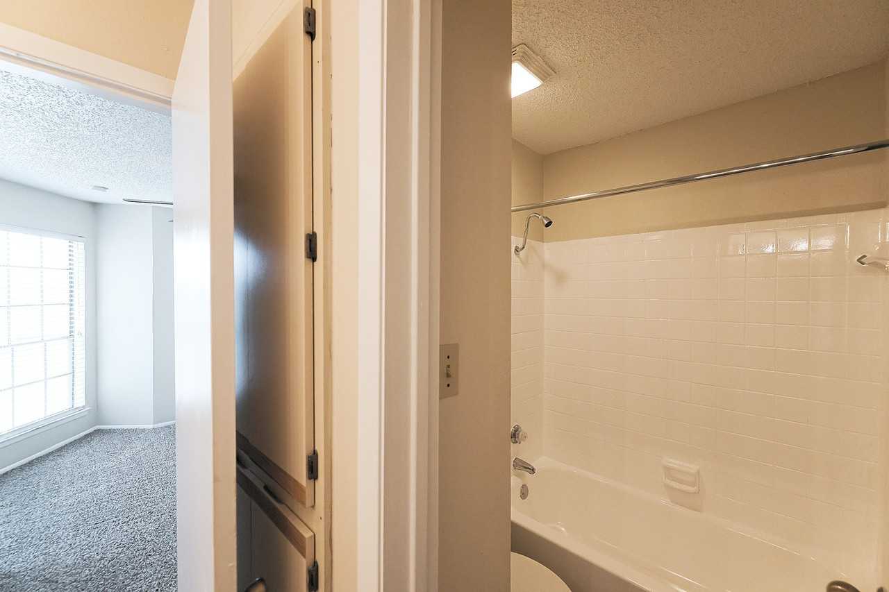 13129 Nw Military Hwy - Photo 6 of 11