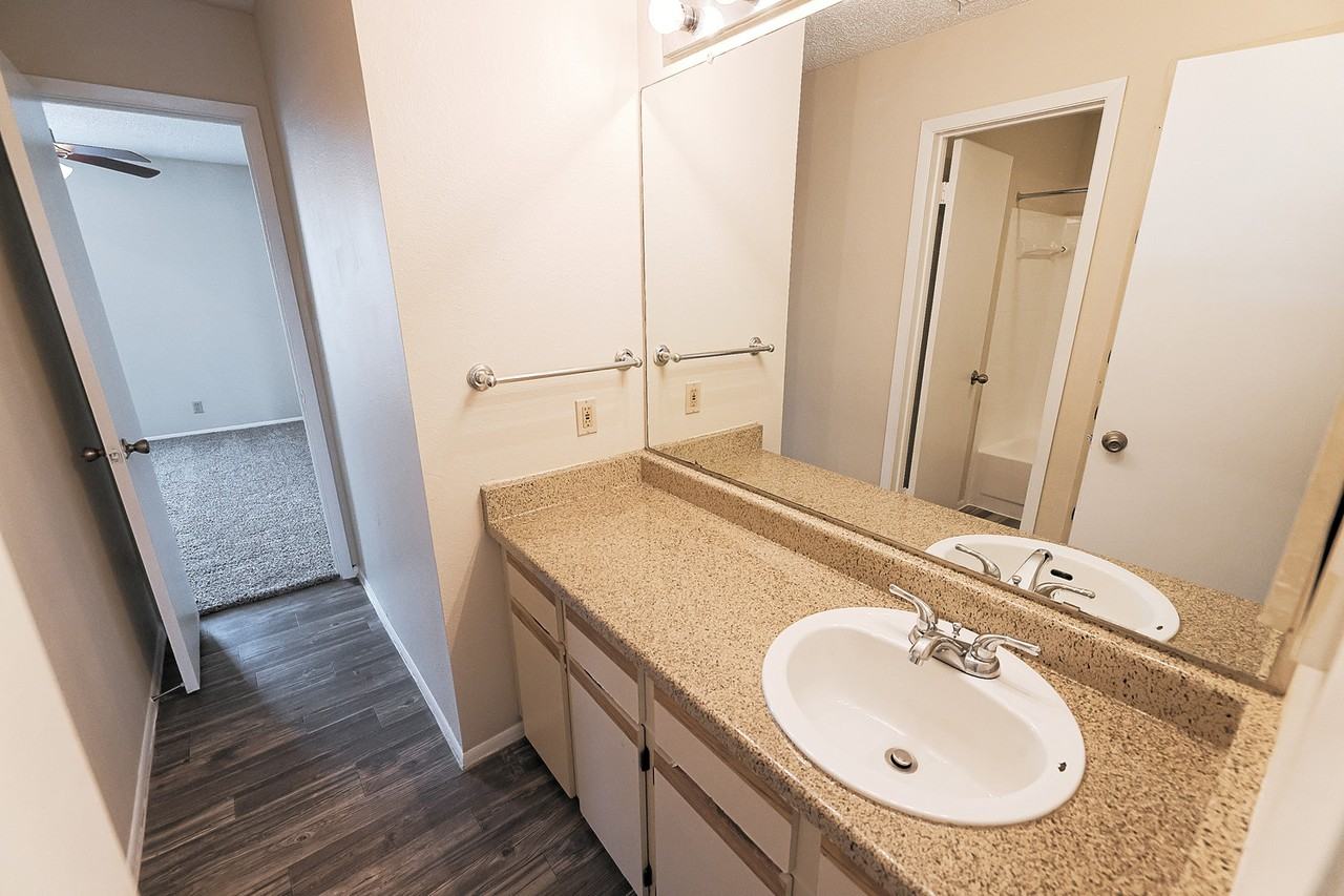 13129 Nw Military Hwy - Photo 7 of 11