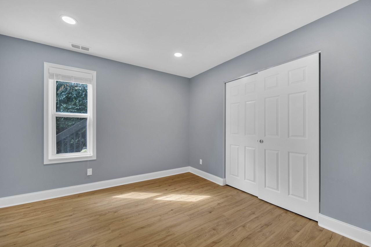 1577 Arlington Ave #A - Photo 3 of 16