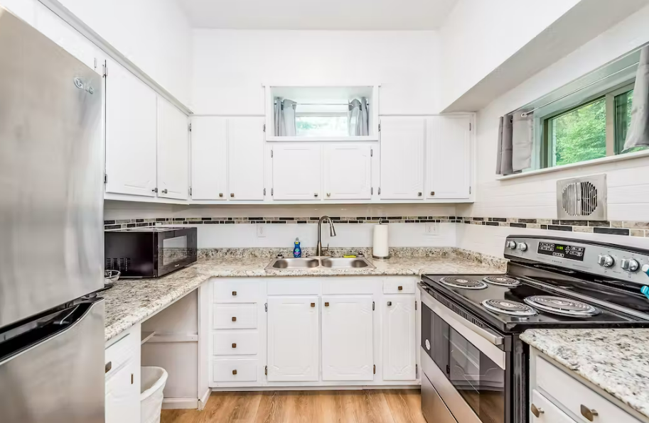 1150 W Blue Ridge Rd - Photo 6 of 8