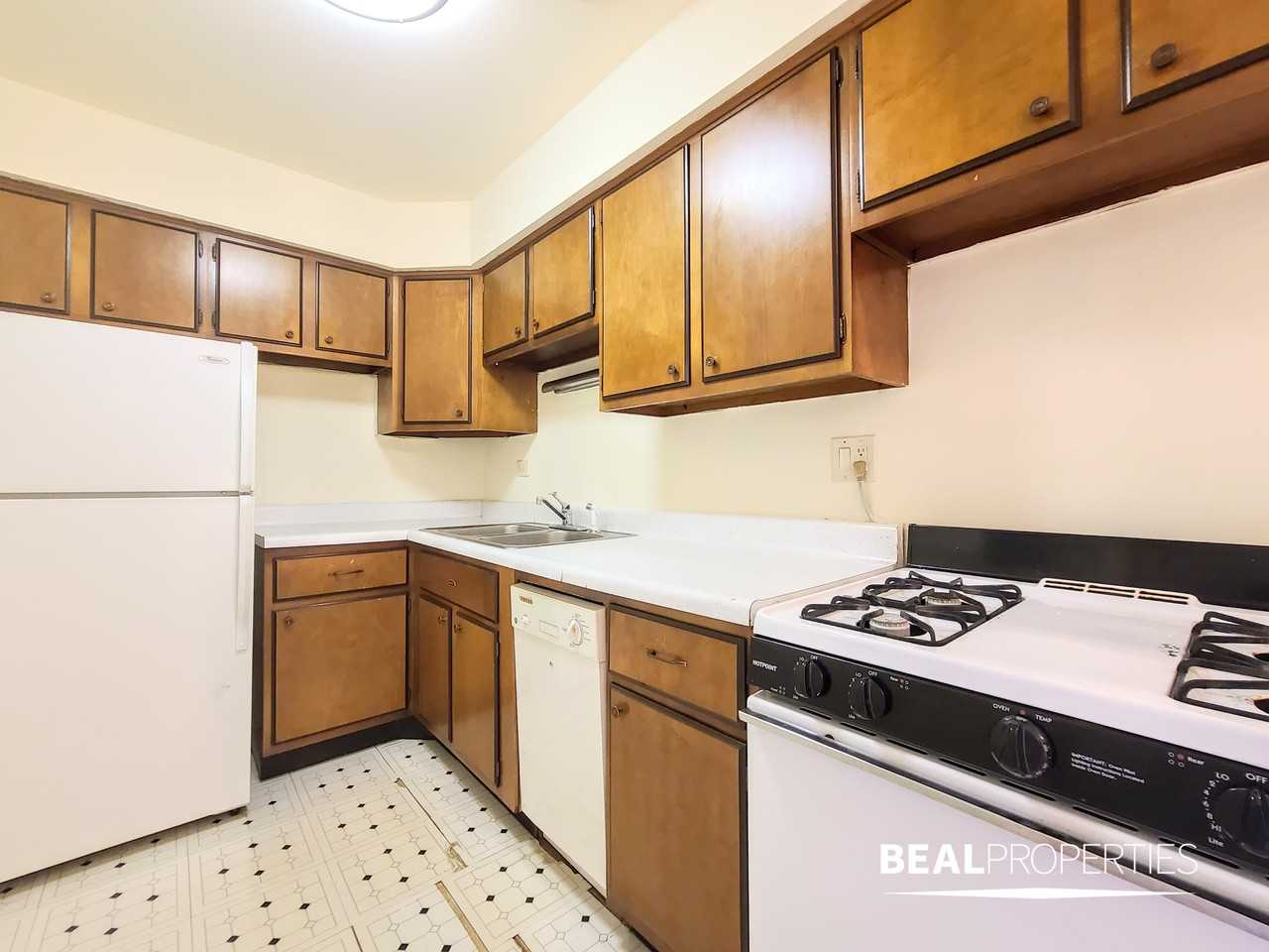 660 West Wrightwood Avenue #312 - Photo 5 of 10