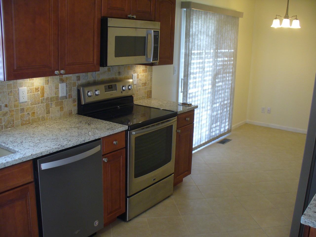 2469 Sutter Pkwy #NA - Photo 2 of 11