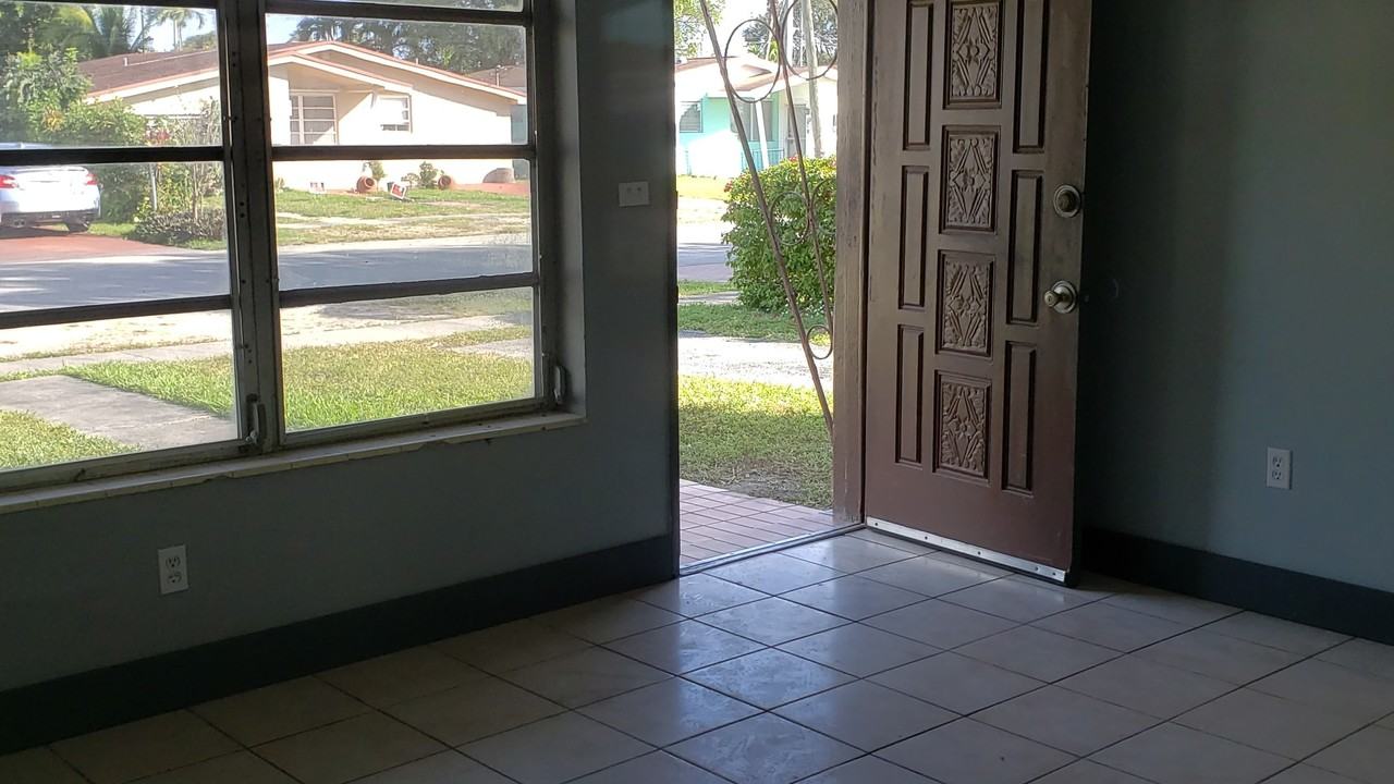 362 Ne 171st Ter #362 - Photo 2 of 12