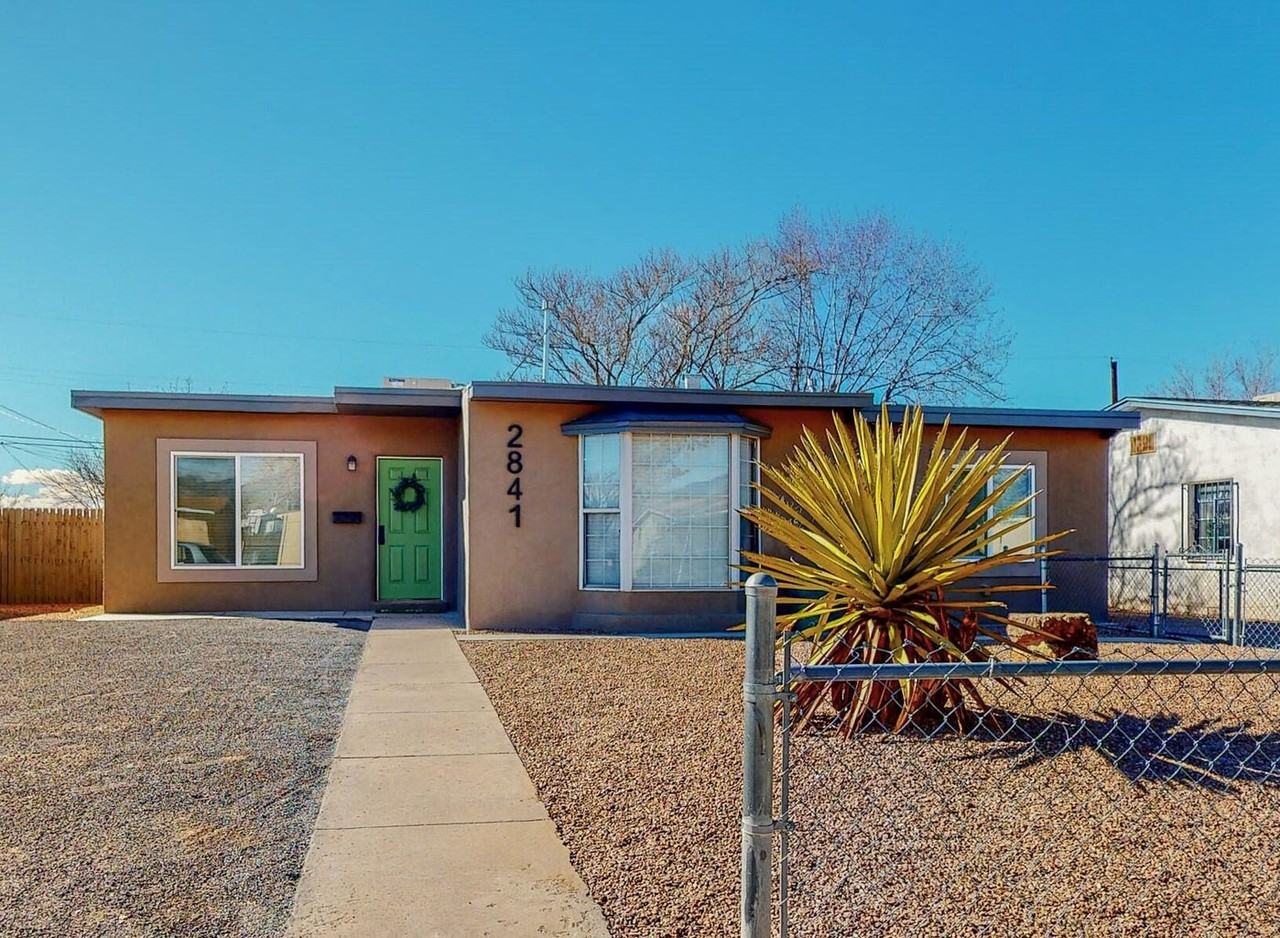 2841 Truman St Ne #NA - Photo 2 of 12