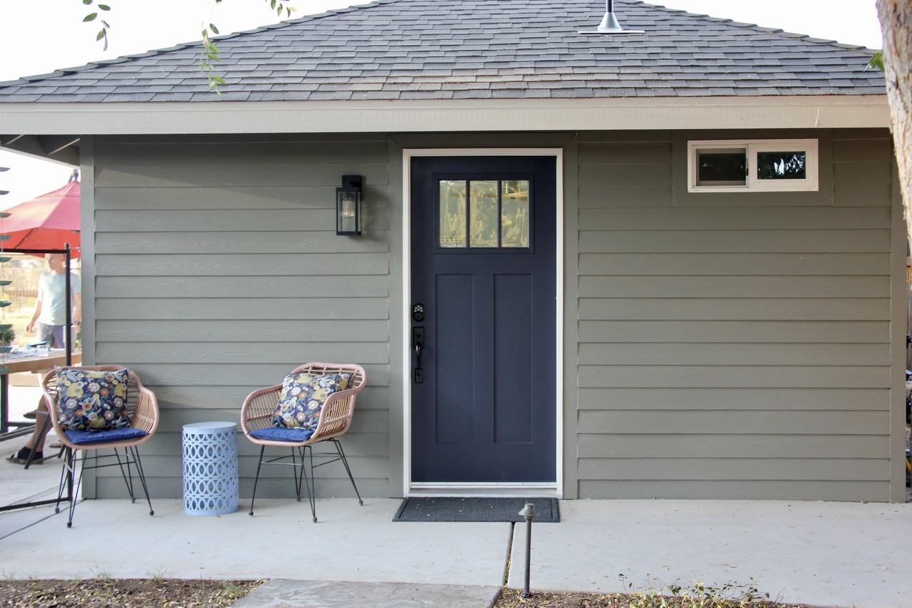 5560 E International Ave - Photo 2 of 17