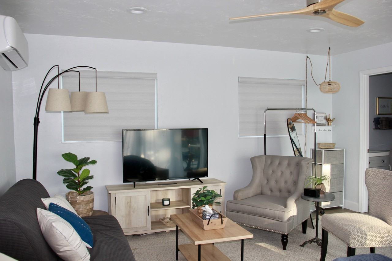 5560 E International Ave - Photo 7 of 17