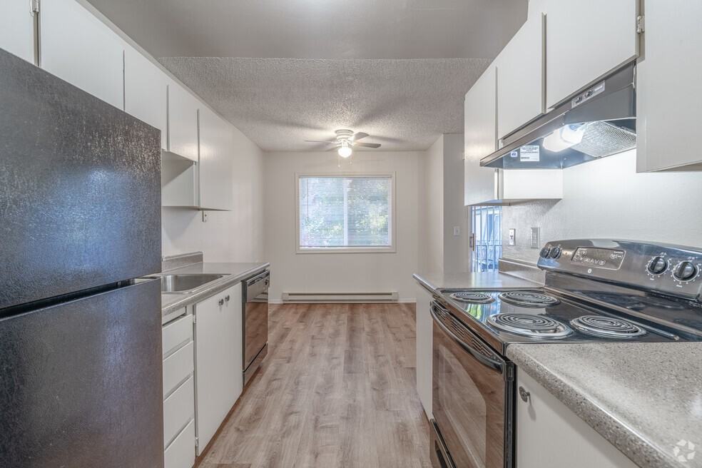 14070 Sw 112th Ave #00 - Photo 5 of 18