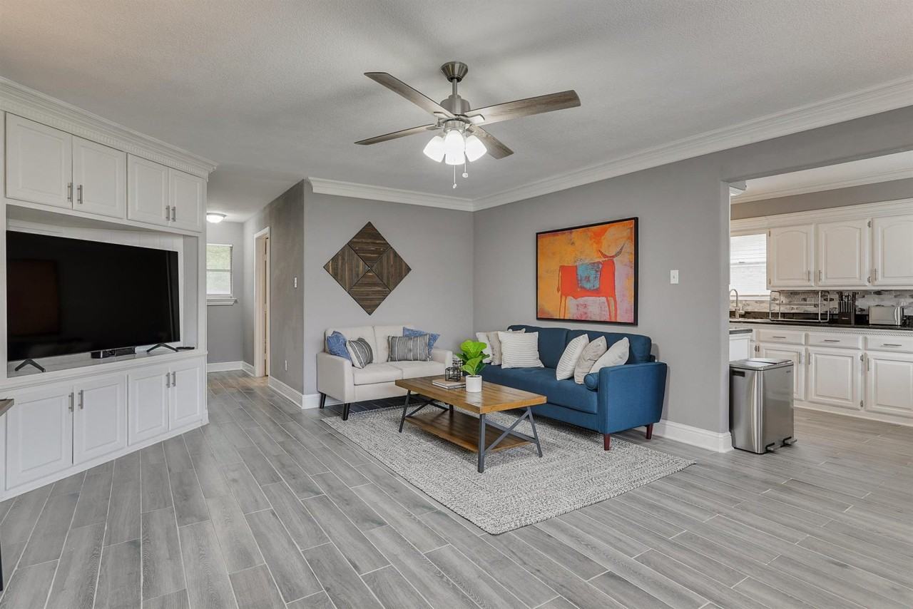 11259 Drummond Dr #NA - Photo 3 of 32