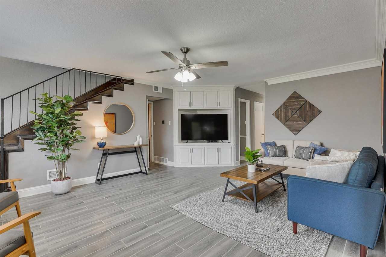 11259 Drummond Dr #NA - Photo 4 of 32