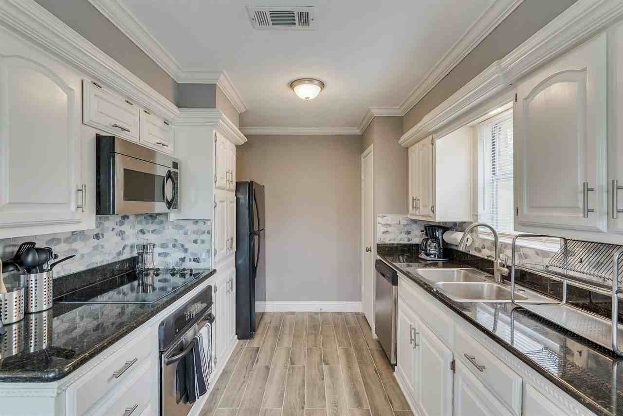 11259 Drummond Dr #NA - Photo 7 of 32