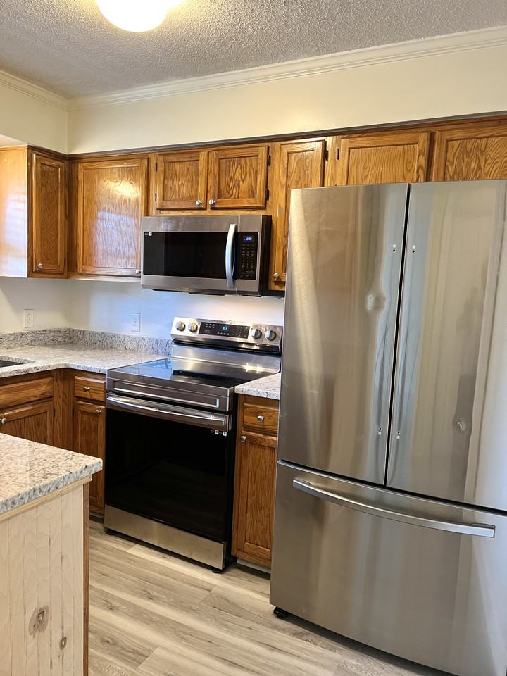 1627 Oakland Hills Way #1627 - Photo 2 of 37