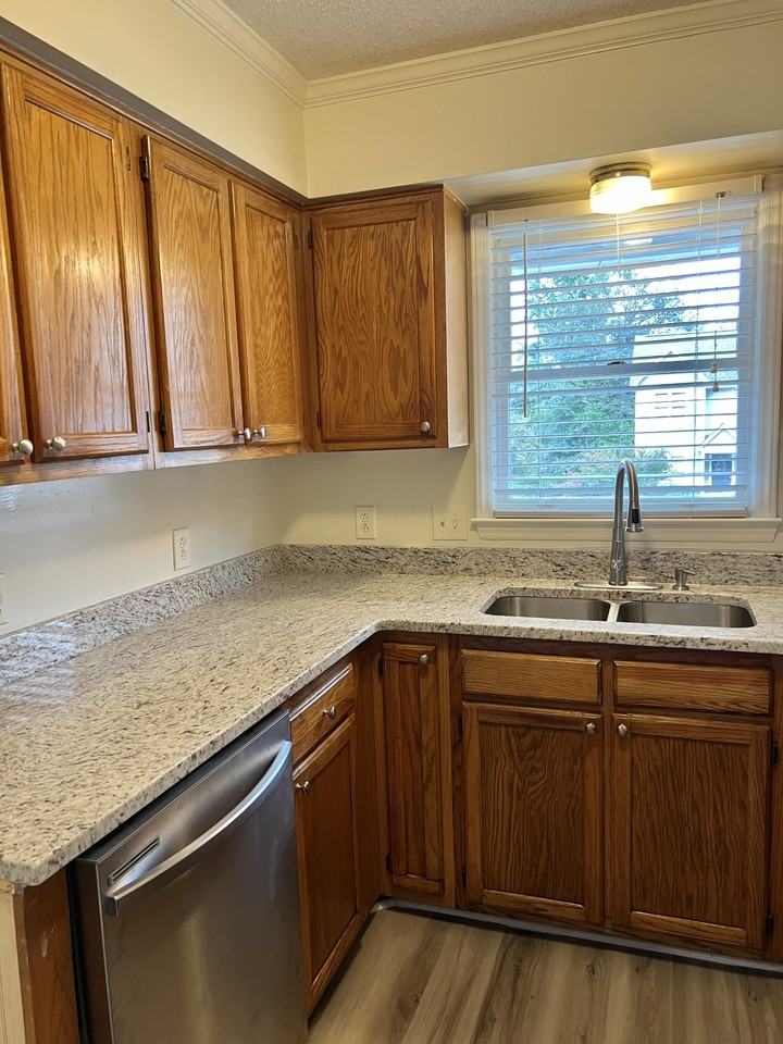 1627 Oakland Hills Way #1627 - Photo 3 of 37