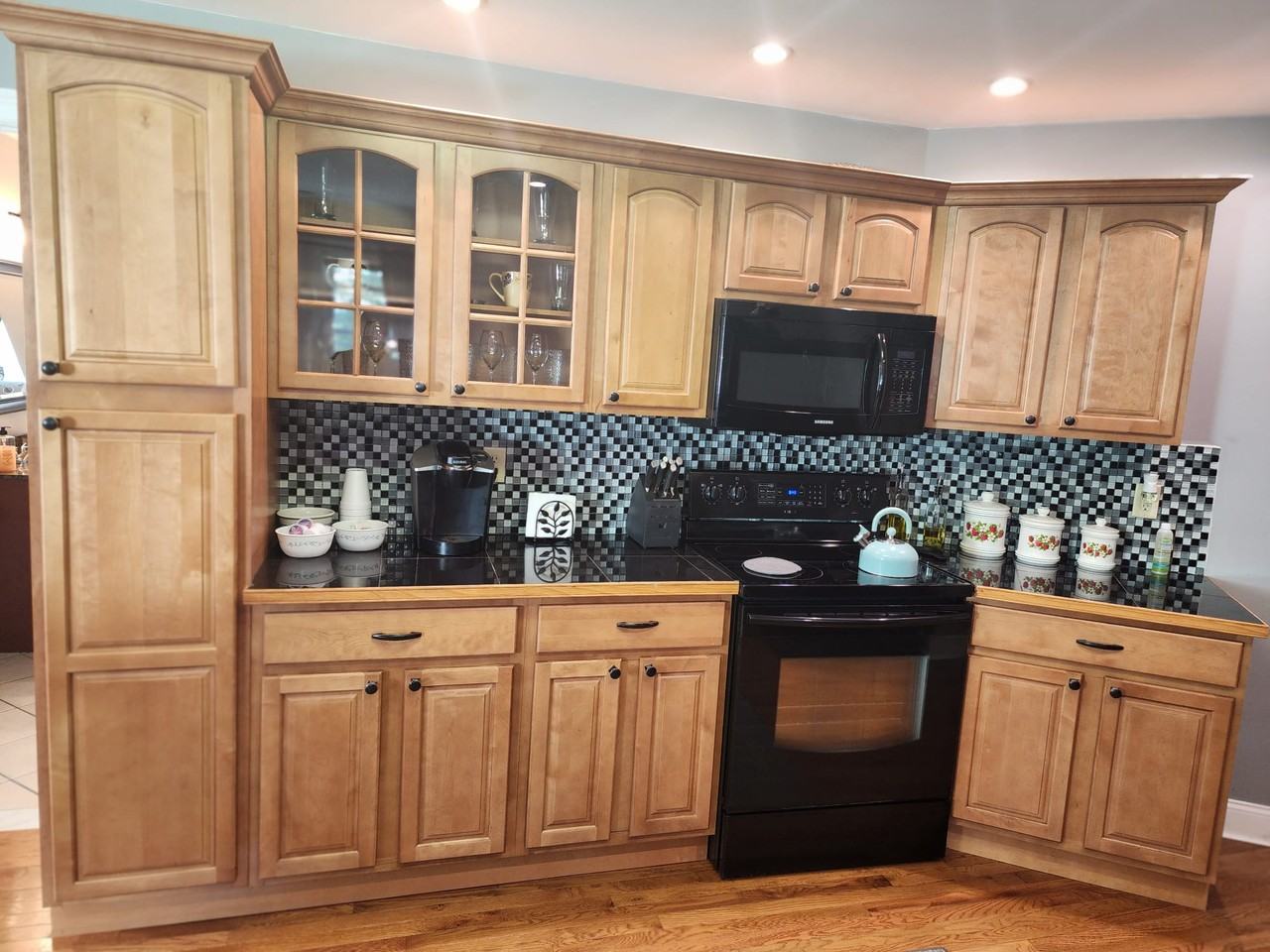 313 Montauk Ave #2 - Photo 4 of 19