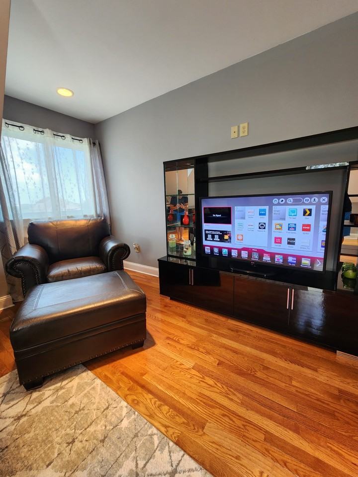 313 Montauk Ave #2 - Photo 6 of 19