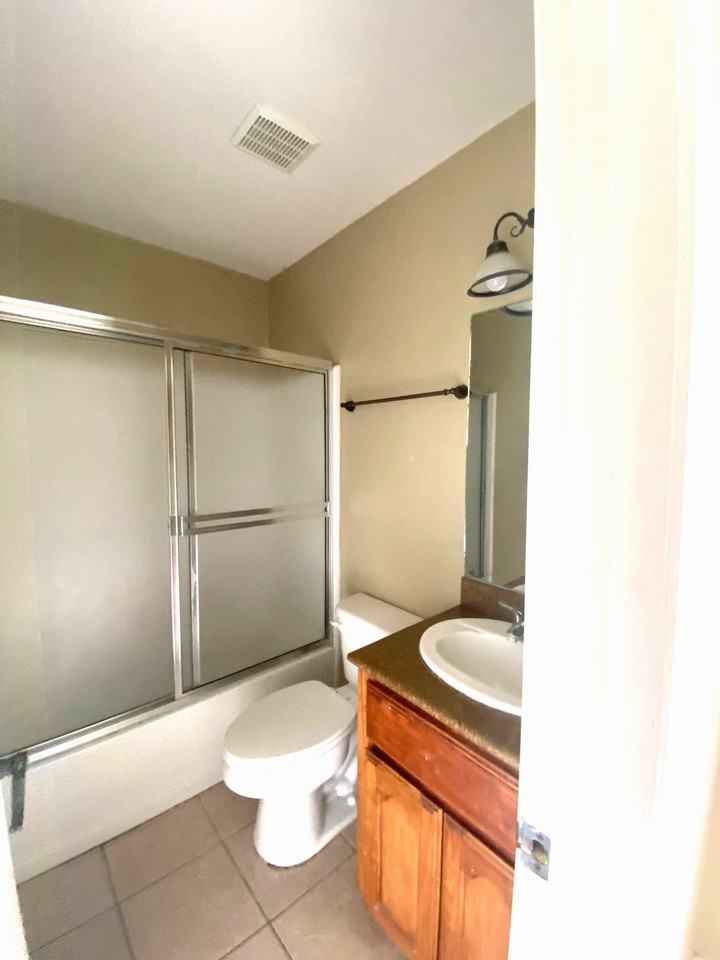 1206 W Fig Ave #2 - Photo 5 of 18