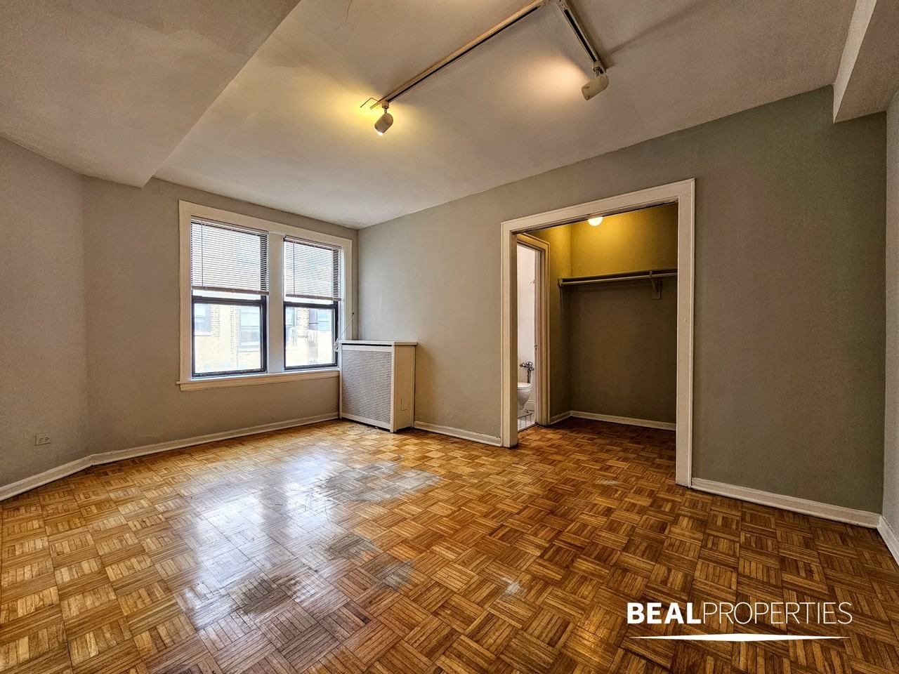 739 West Belmont Avenue #212 - Photo 4 of 10