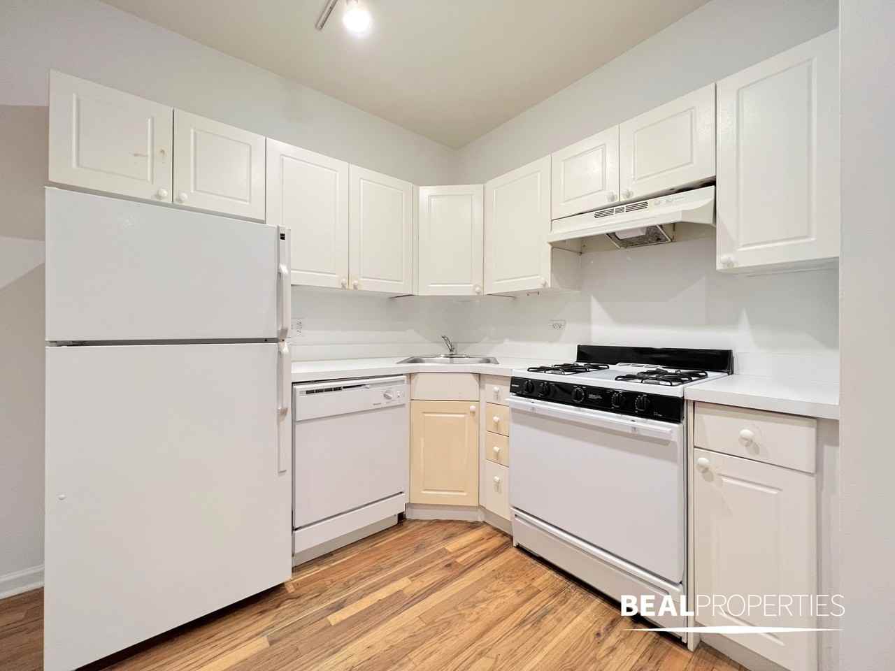 917 W Dakin St #917-305 - Photo 2 of 10