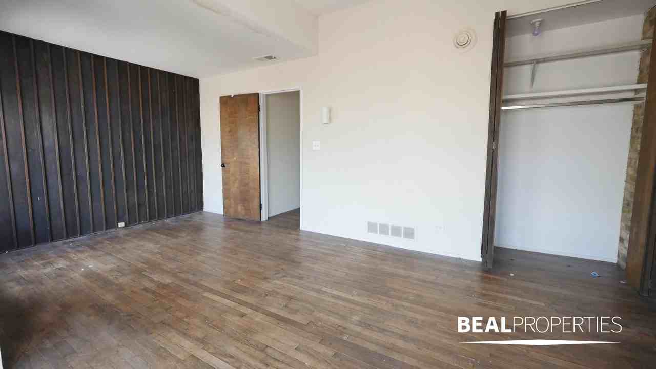2908 N Broadway St - Photo 6 of 11