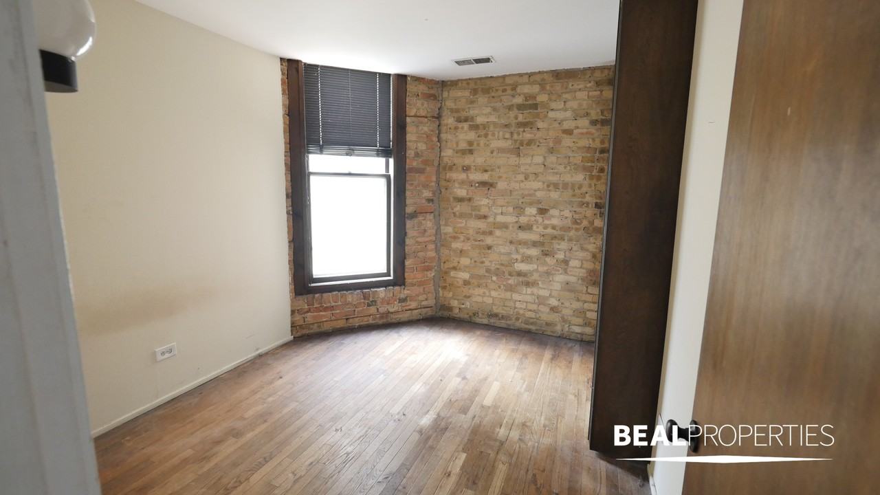 2908 N Broadway St - Photo 7 of 11