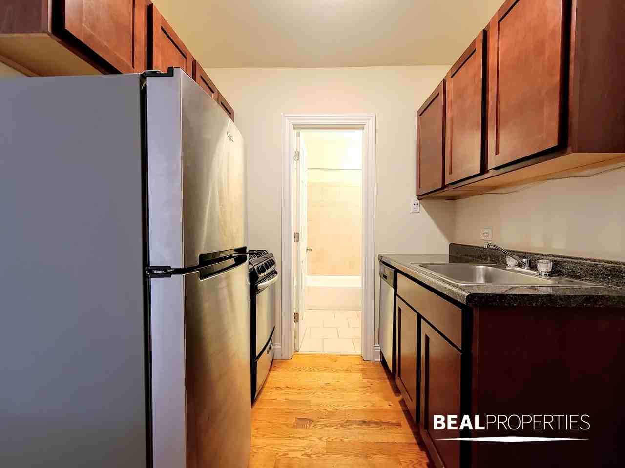 817 West Cornelia Avenue #214 - Photo 2 of 20