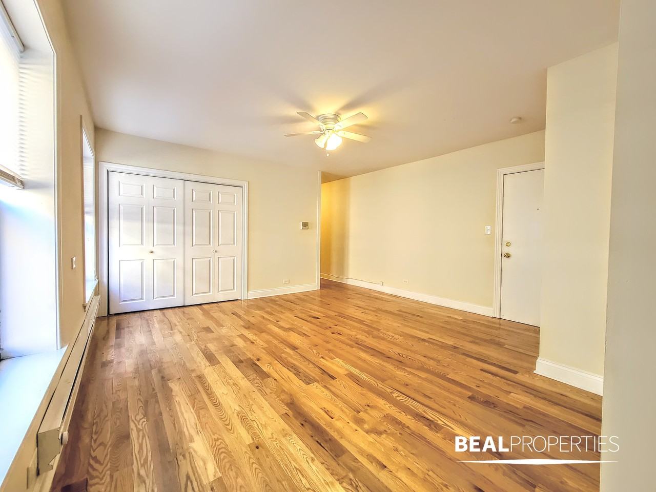 817 West Cornelia Avenue #214 - Photo 4 of 20