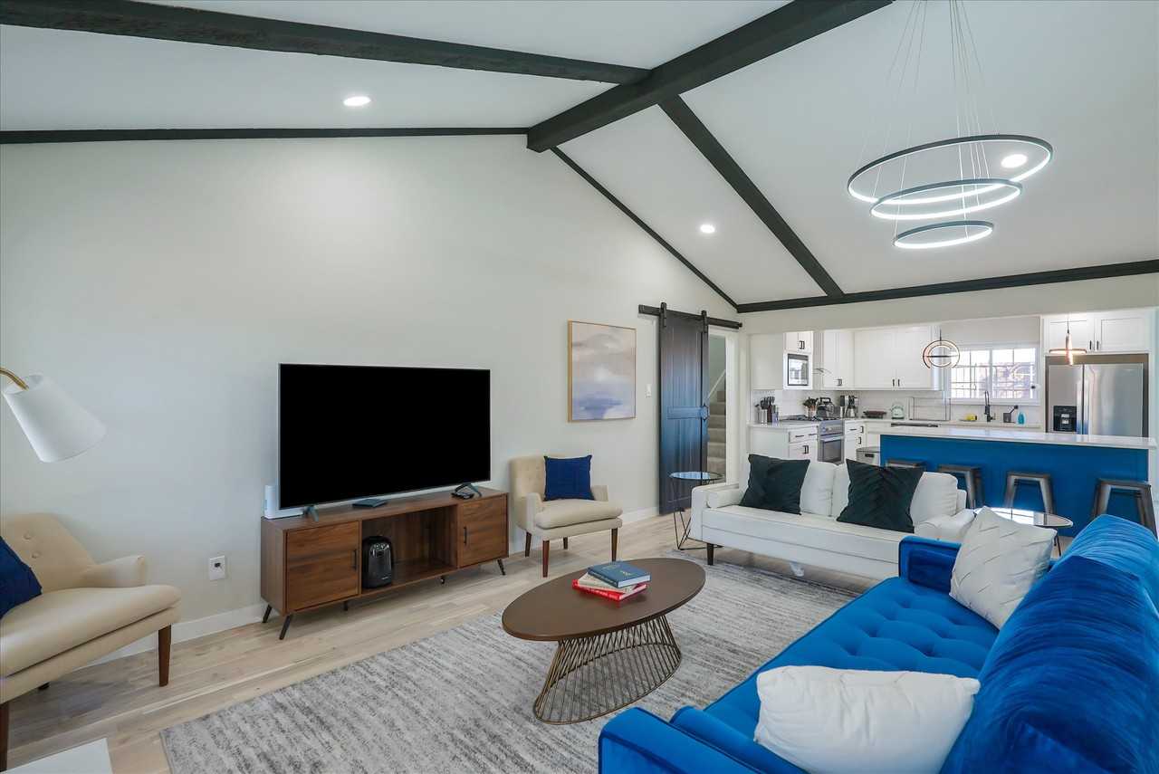 1205 Hillsdale Dr #NA - Photo 2 of 32