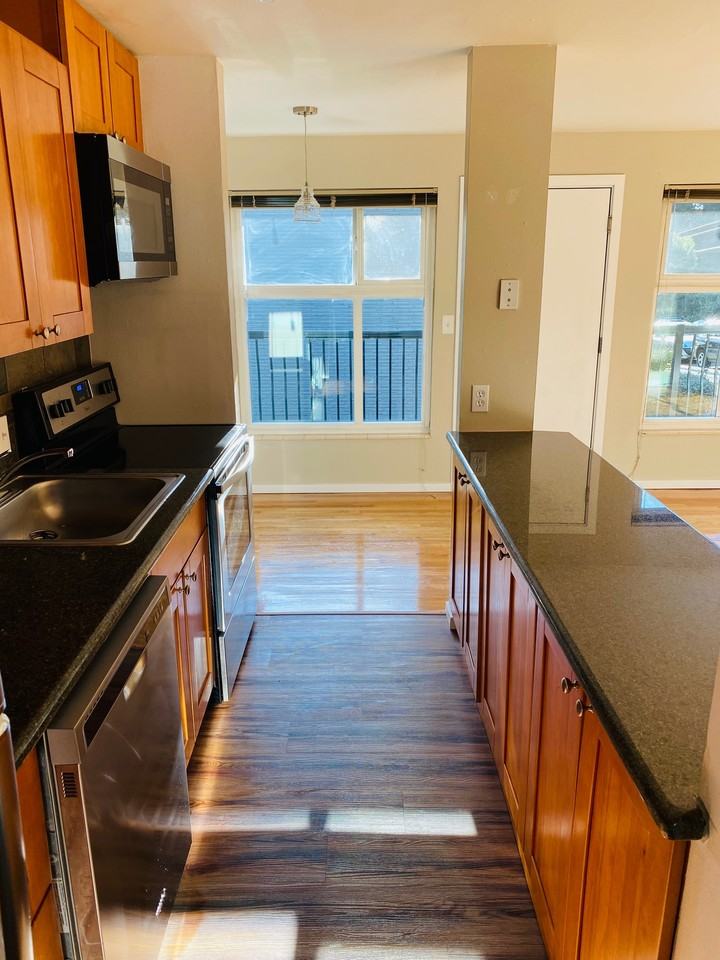 1226 Taylor Ave N #5 - Photo 4 of 19