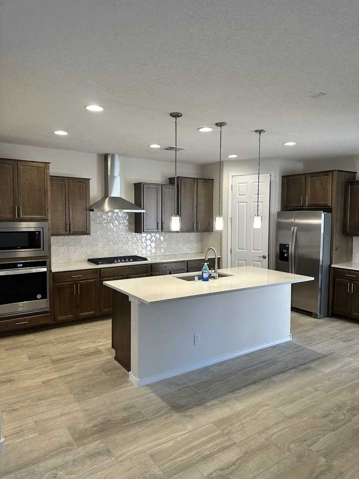 5202 Gold Hill Ln - Photo 5 of 17