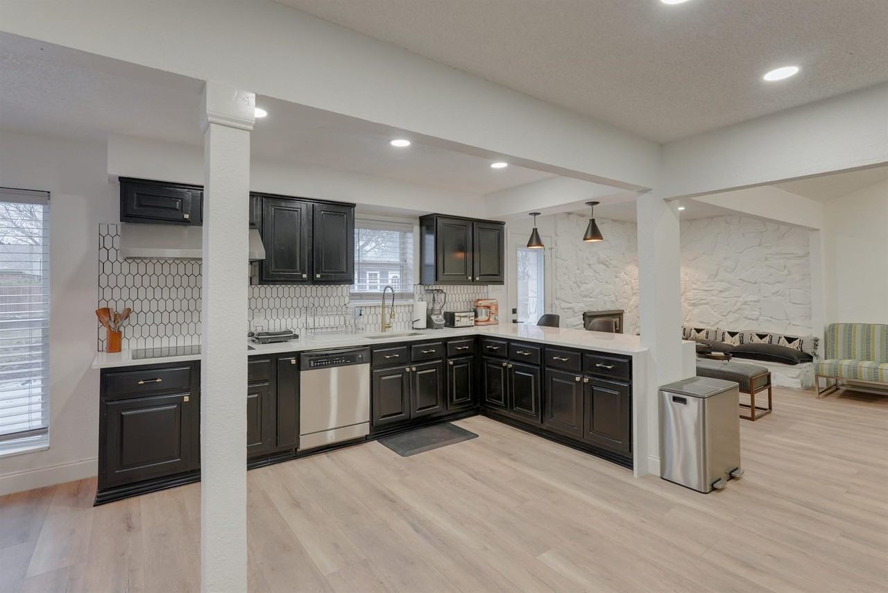 6048 Holiday Ln #NA - Photo 5 of 33