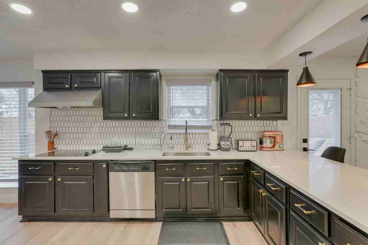 6048 Holiday Ln #NA - Photo 7 of 33