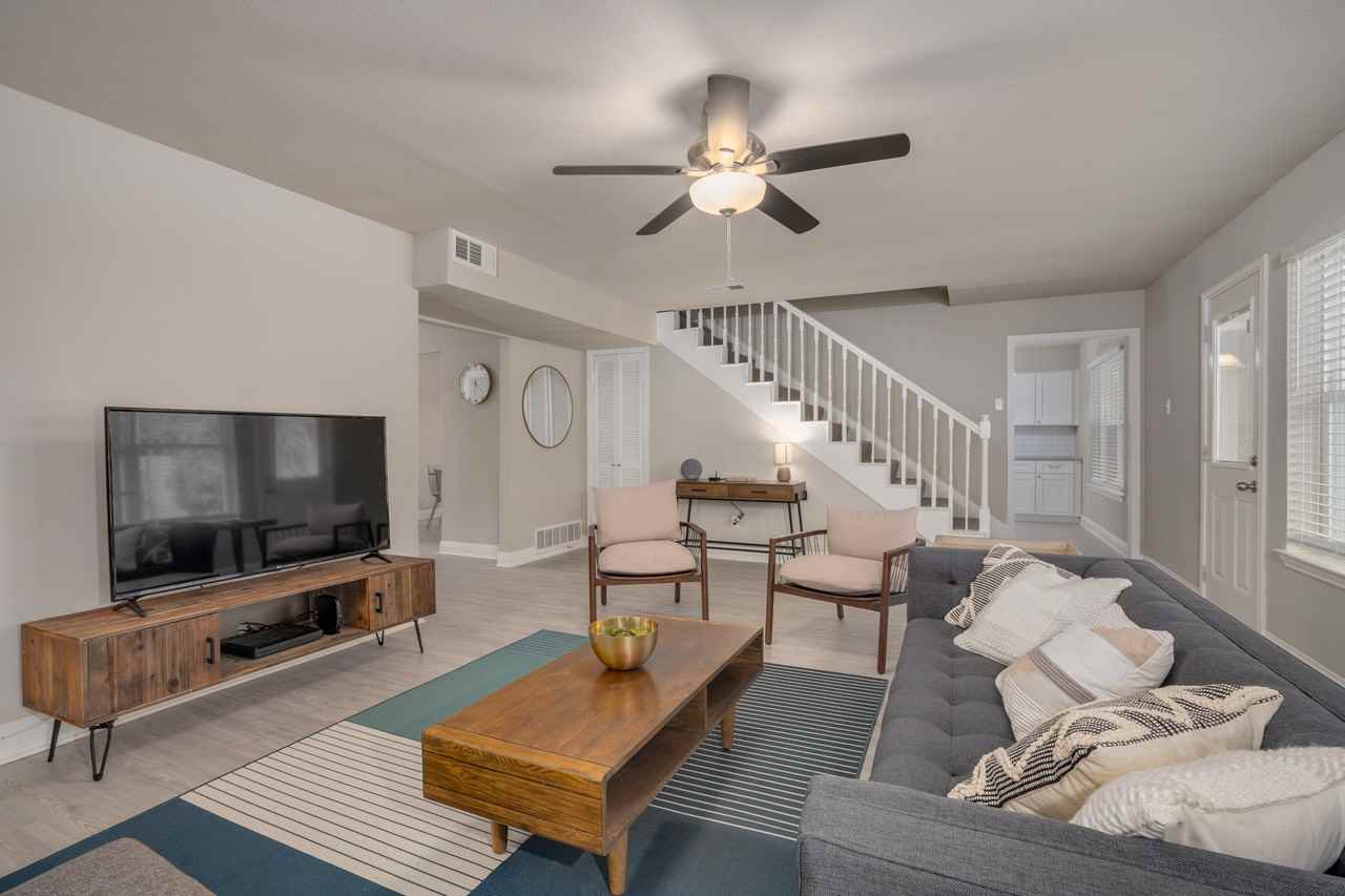 11210 Cotillion Dr #NA - Photo 4 of 35