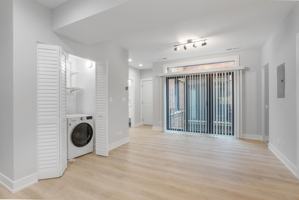 featured image of 1558 W Juneway Ter #1T