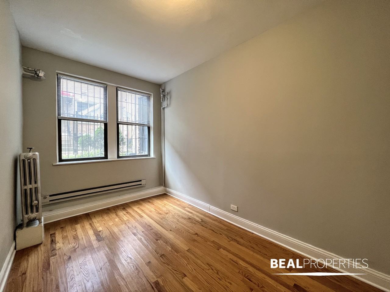 4614 N Paulina St - Photo 3 of 11