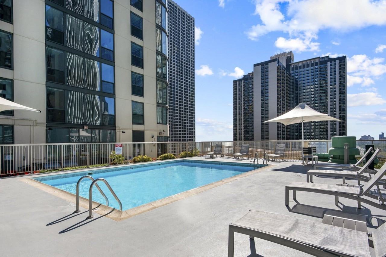 260 E South Water St #2807 - Photo 5 of 8