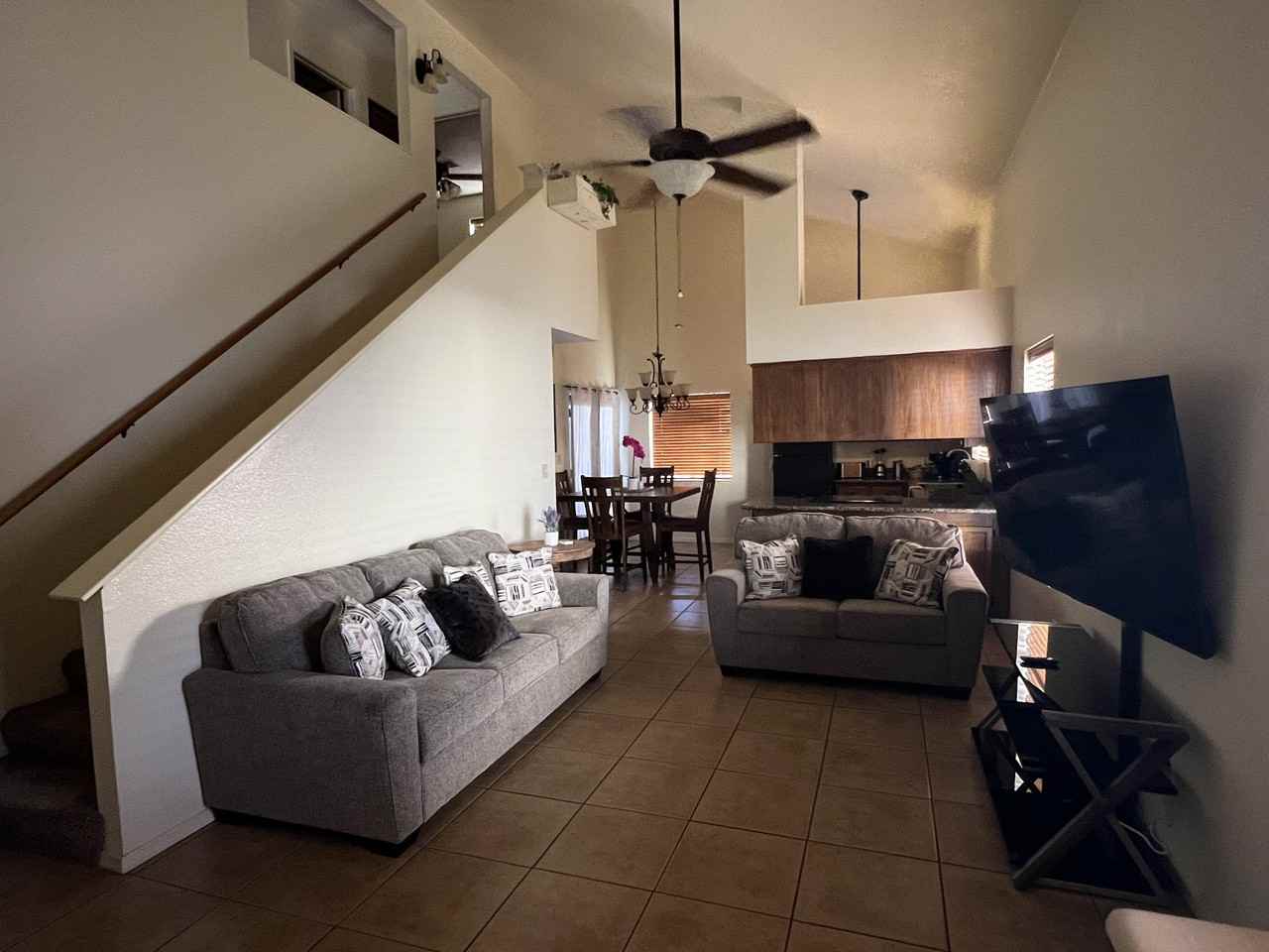 2184 E 27th Ln - Photo 2 of 19