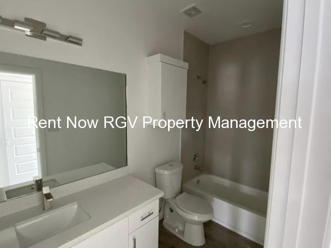 1002 N Glasscock Rd #3 - Photo 5 of 13