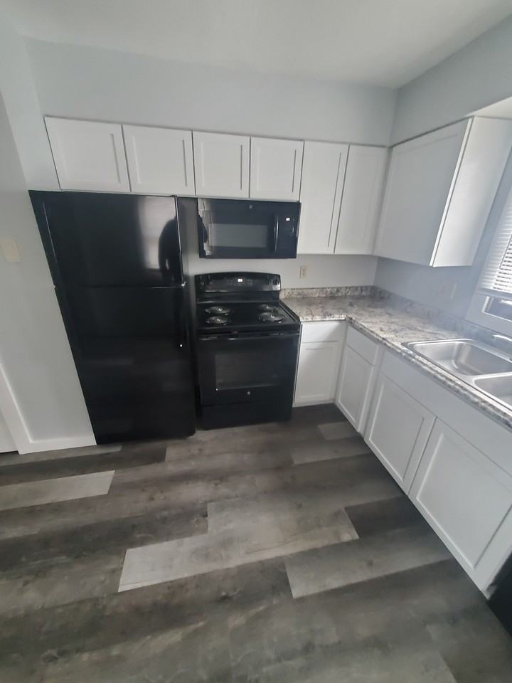 424 18th Pl S #424 - Photo 2 of 20