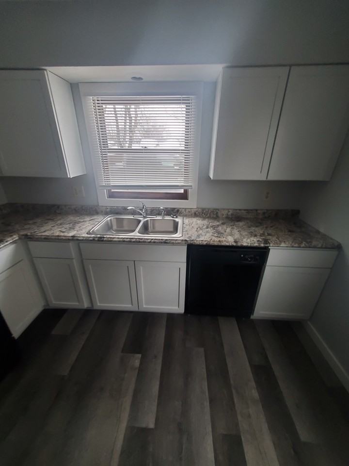 424 18th Pl S #424 - Photo 3 of 20