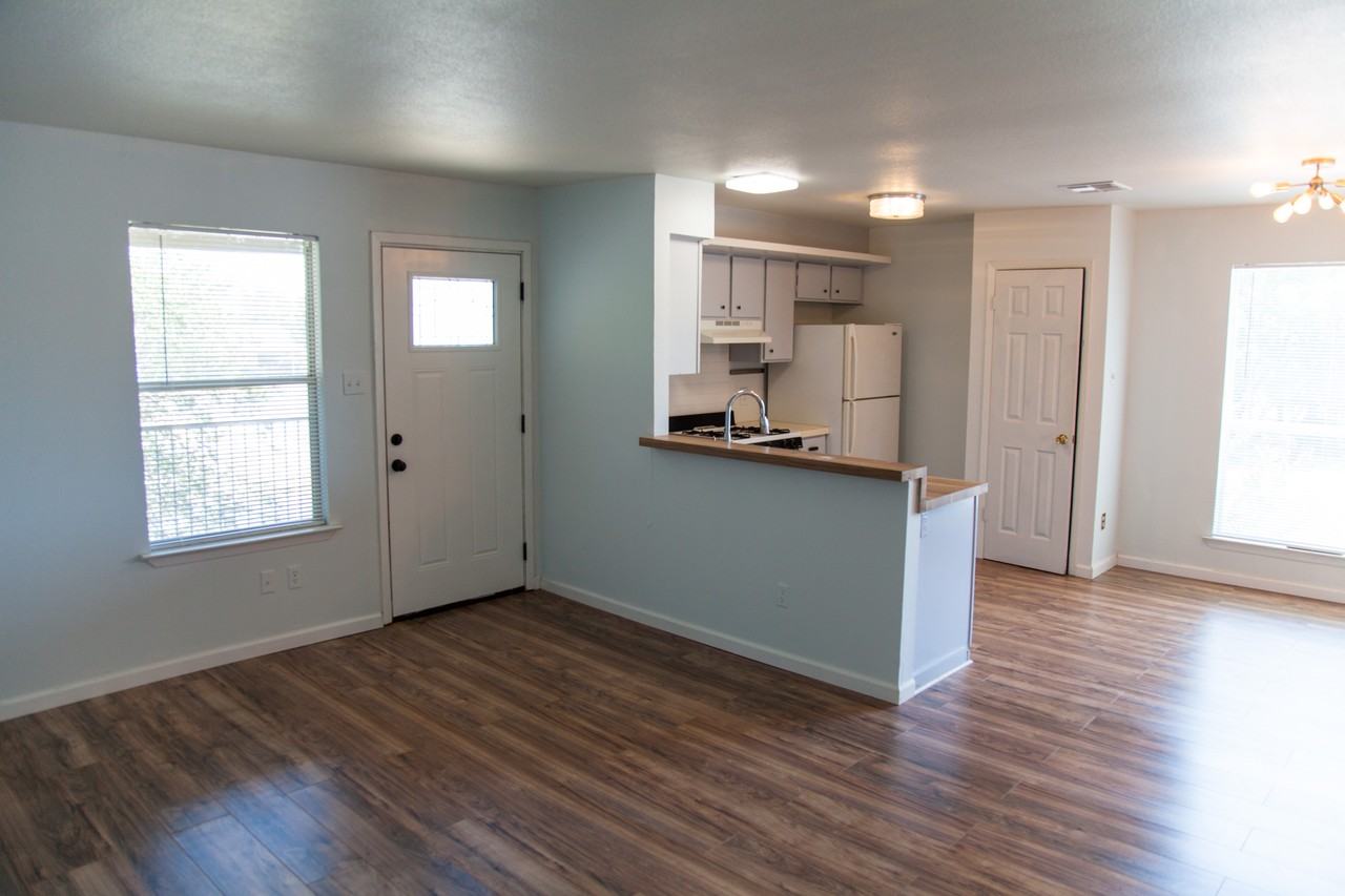 5300 Indio Cv #C - Photo 4 of 12