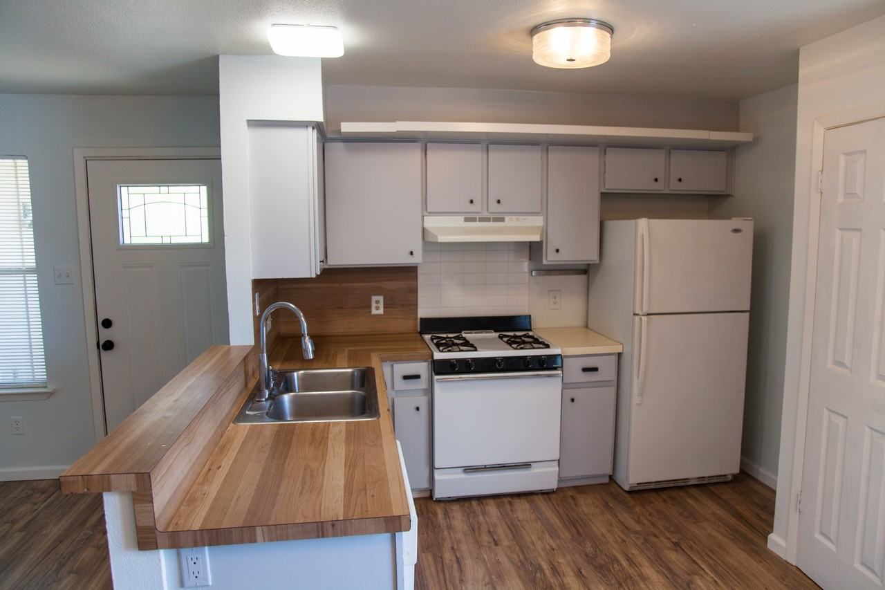 5300 Indio Cv #C - Photo 5 of 12