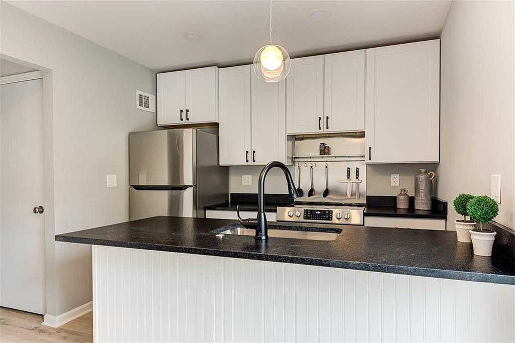 9923 W 52nd St #9923 - Photo 3 of 19