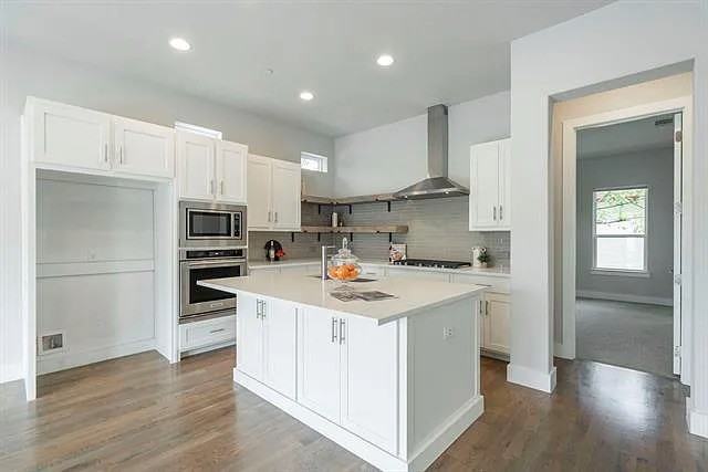 1292 N Prairie Ave - Photo 3 of 34