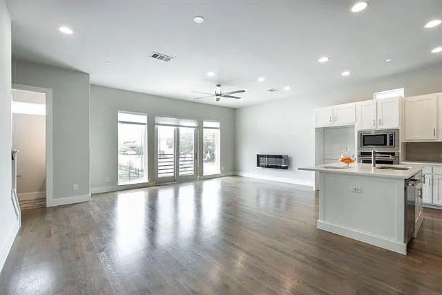 1292 N Prairie Ave - Photo 6 of 34