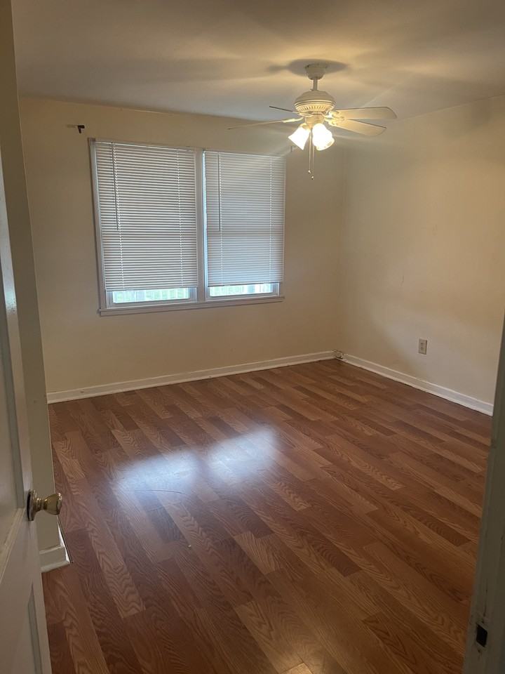 2132 Robin St #1 - Photo 3 of 11